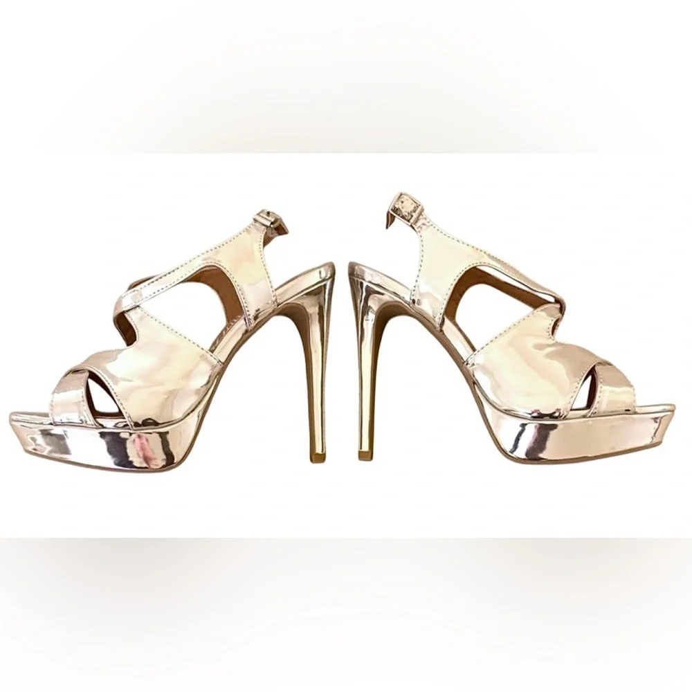 NWOT Qupid Silver Strappy Heels - Picture 3 of 3
